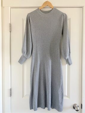 Women's Ribbed Puff-Sleeve Midi Dress in Light Gray